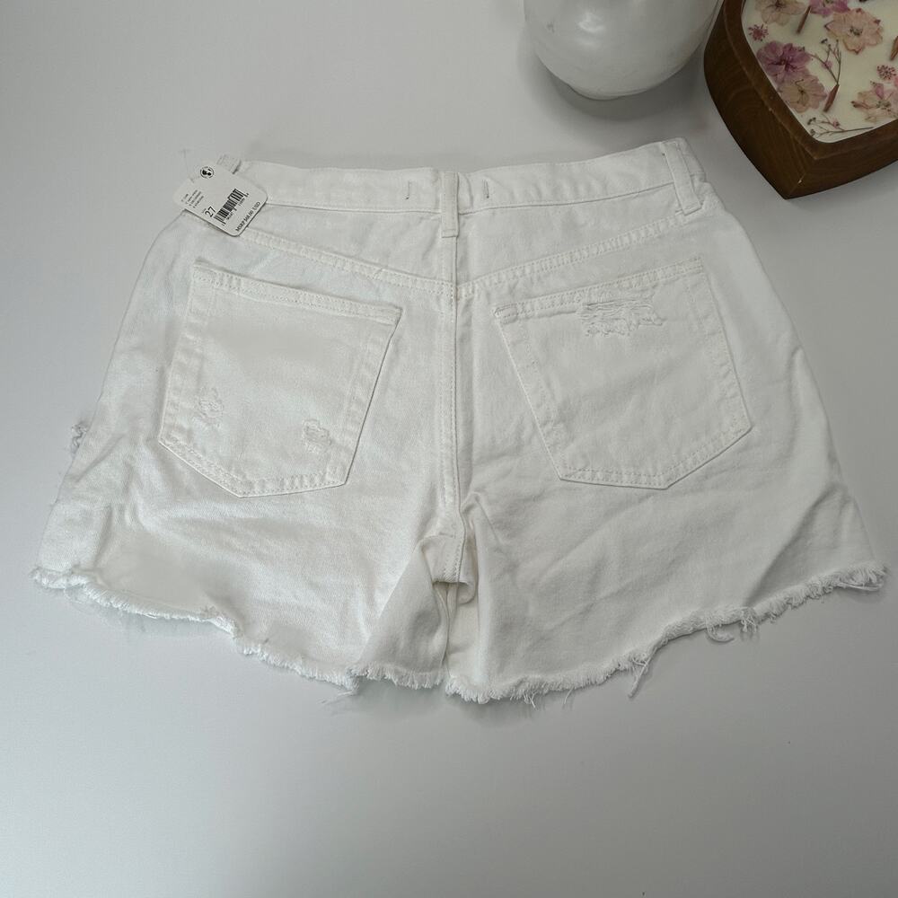 Free People Maggie Mid Rise Distressed Jean Shorts Optic White Women 27 NWT - Picture 3 of 9